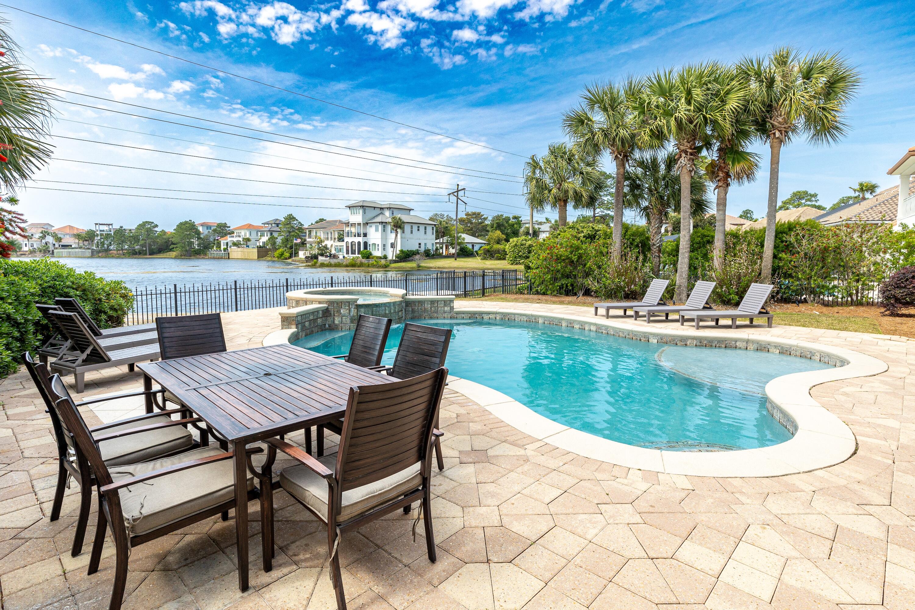 4712 Seastar Vista