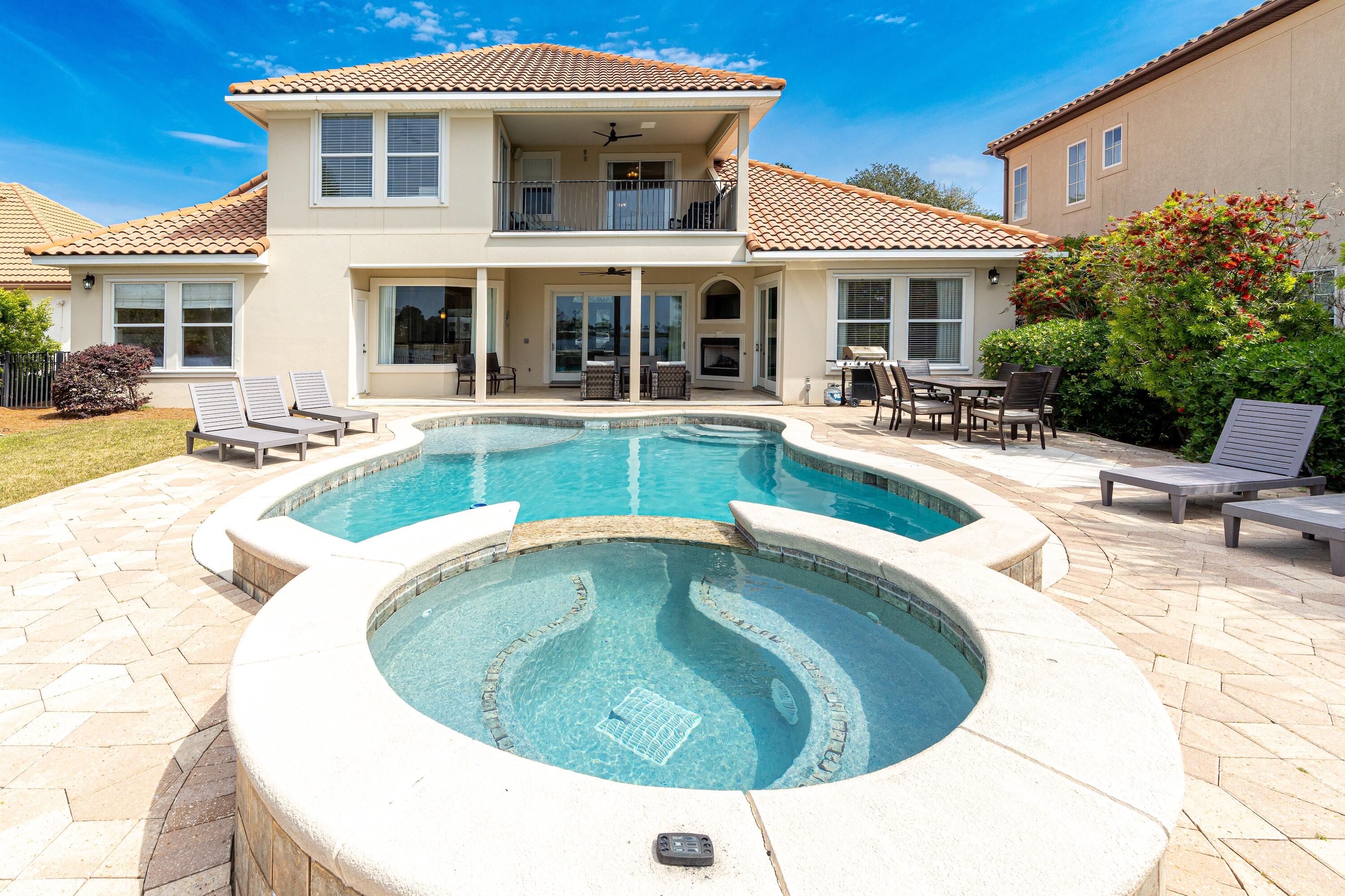 4712 Seastar Vista