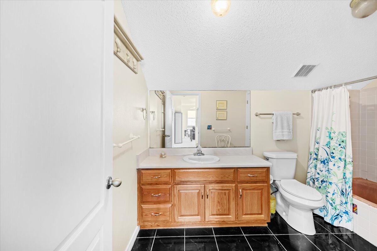 1559 W Highway 98