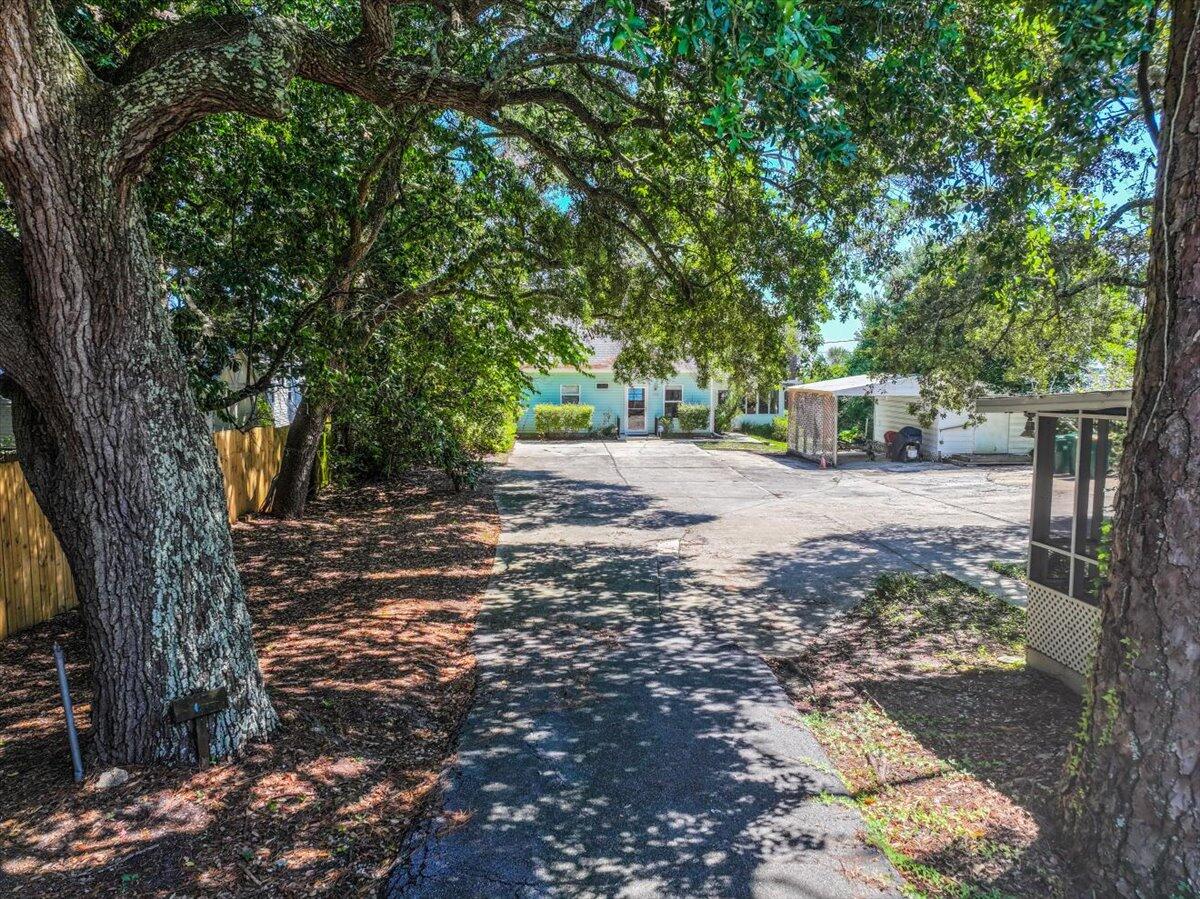 1559 W Highway 98