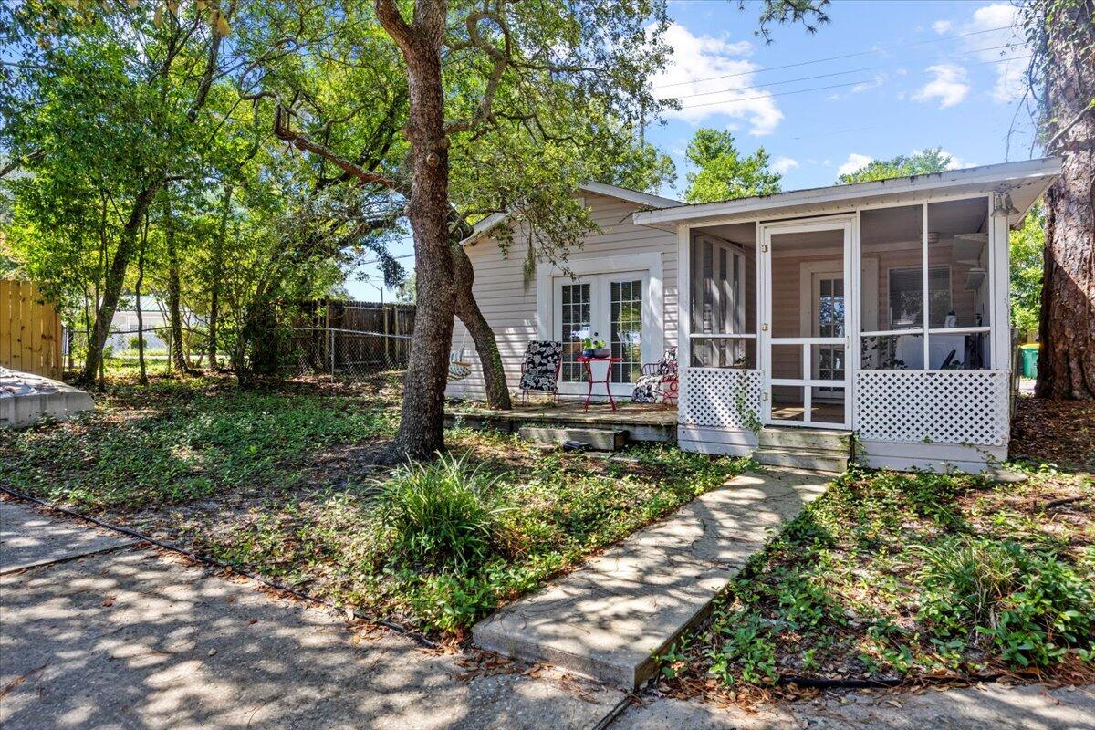 1559 W Highway 98