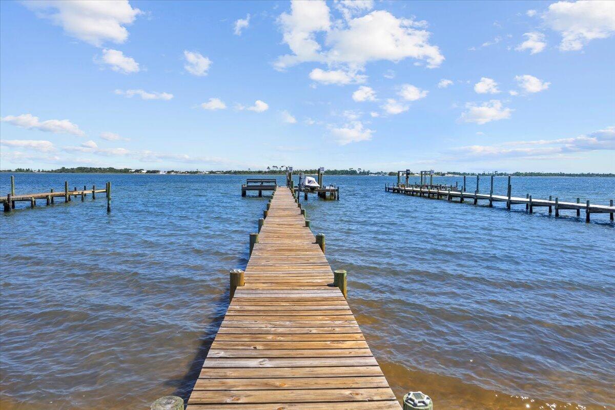 1559 W Highway 98