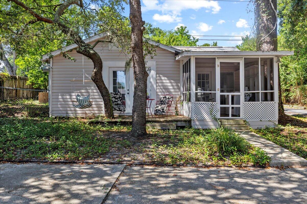 1559 W Highway 98