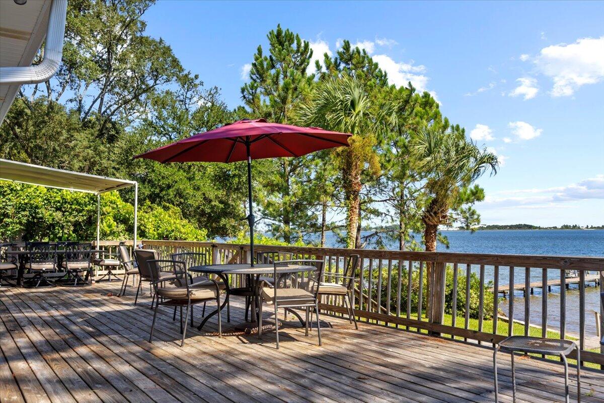 1559 W Highway 98
