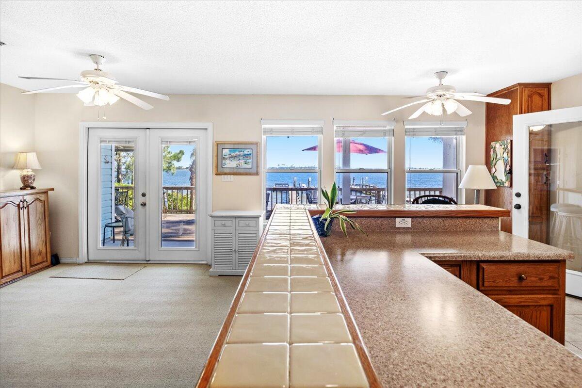 1559 W Highway 98