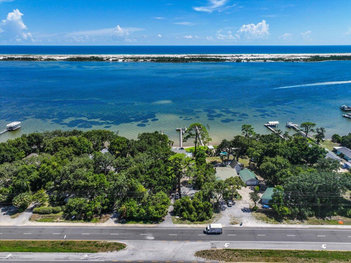 1559 W Highway 98