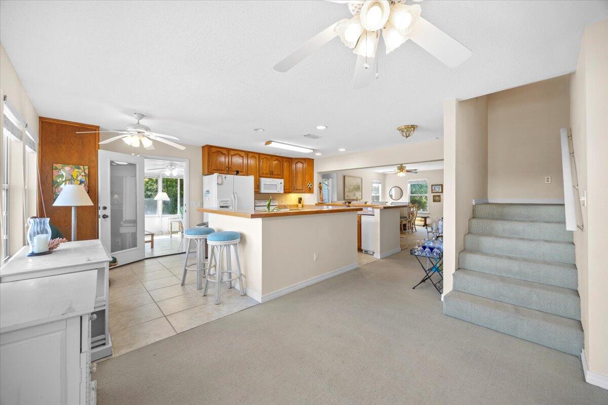1559 W Highway 98