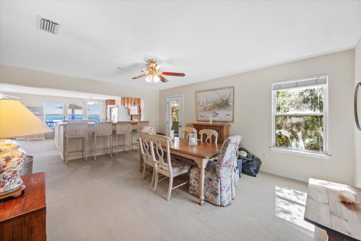 1559 W Highway 98