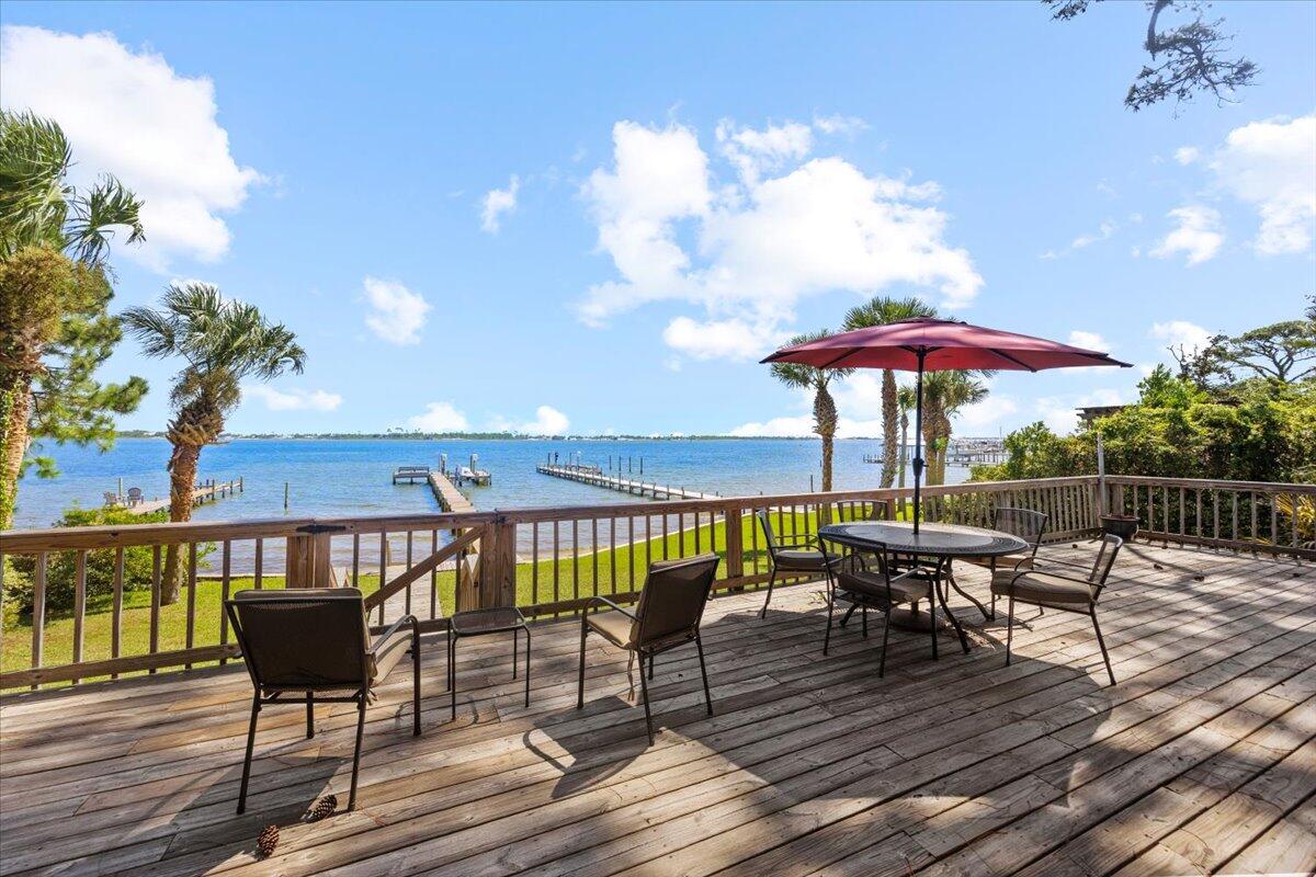 1559 W Highway 98