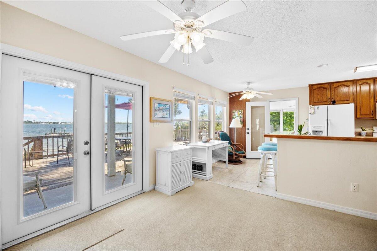 1559 W Highway 98
