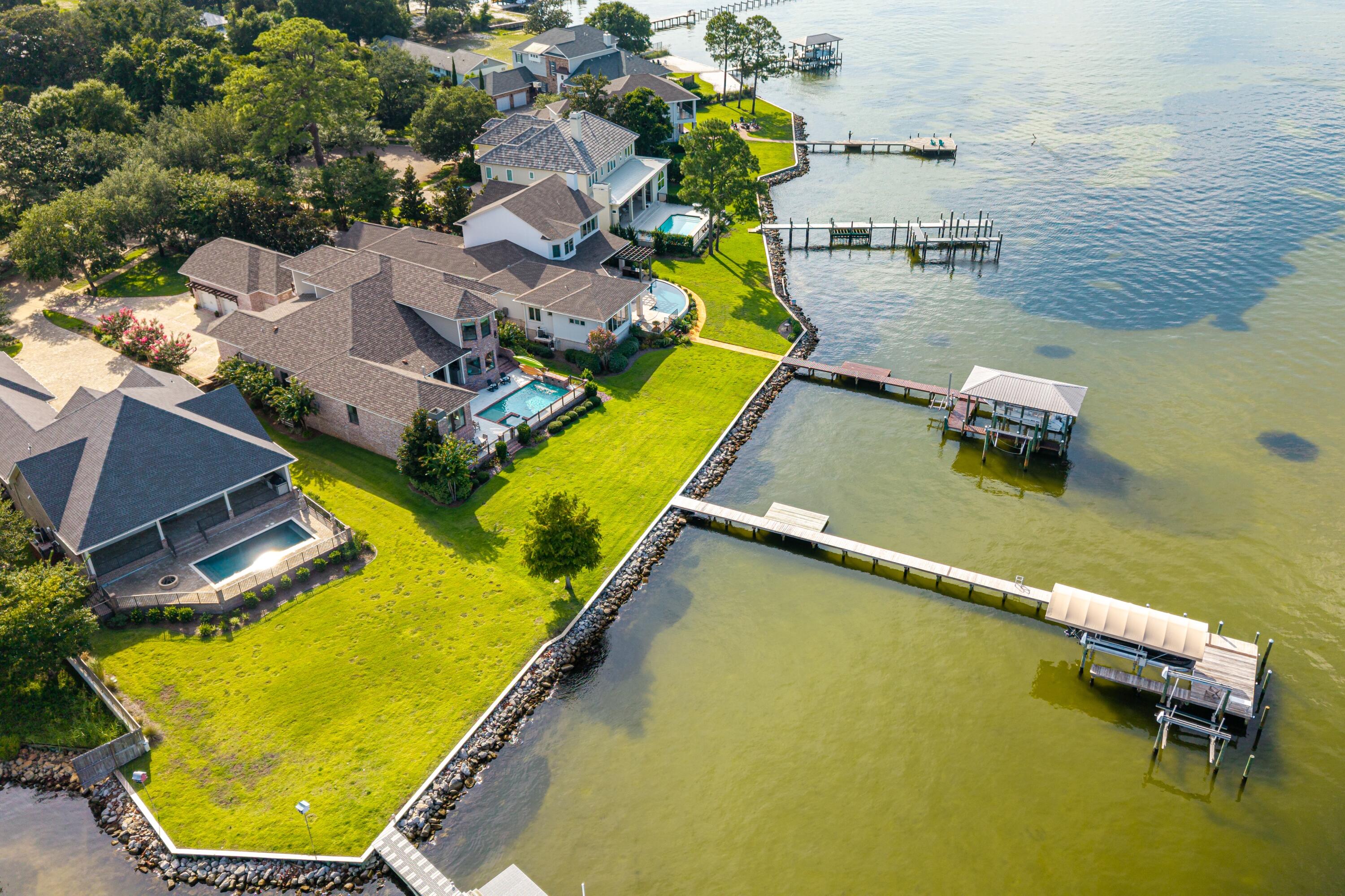 907 Peacock's Point Drive