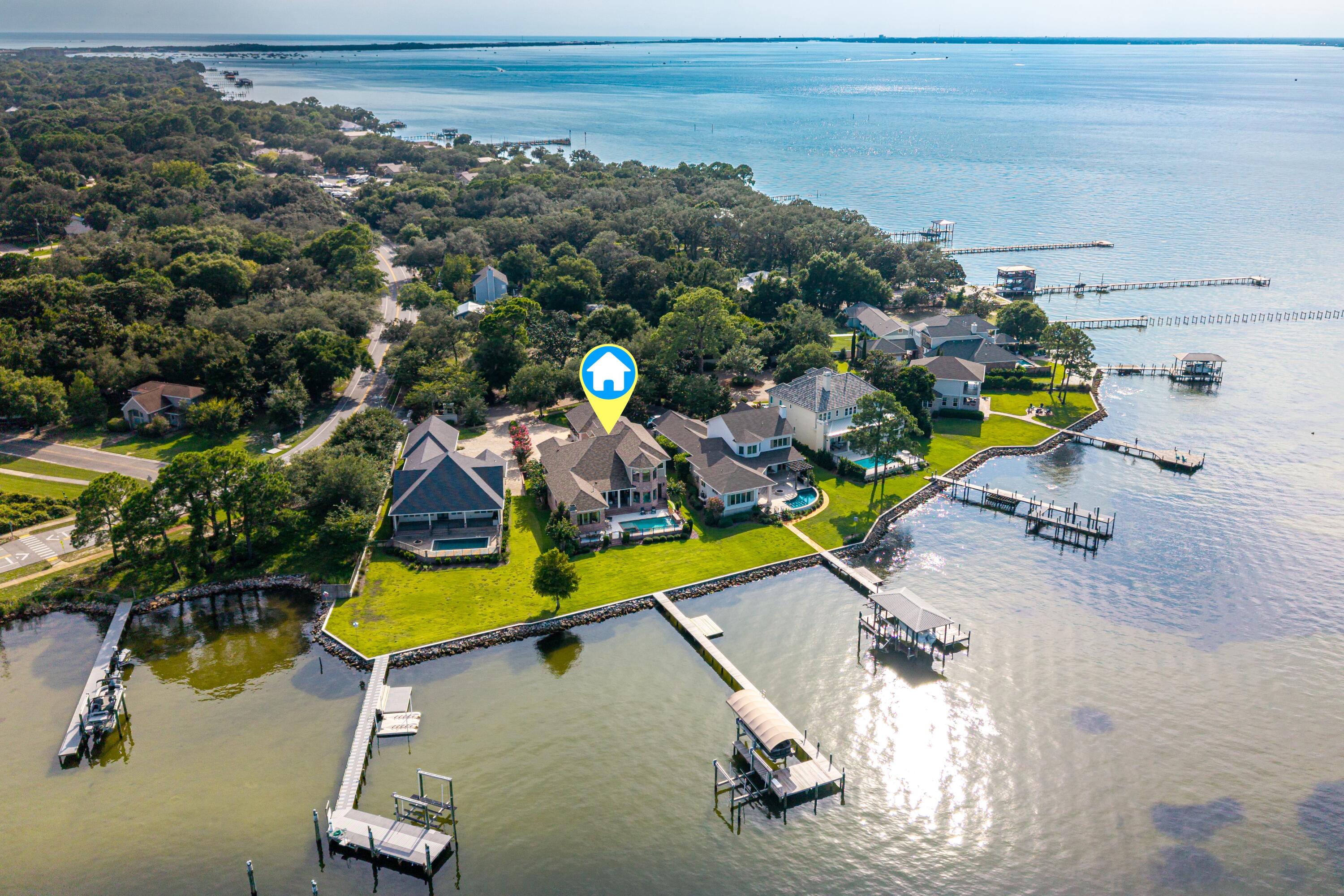 907 Peacock's Point Drive