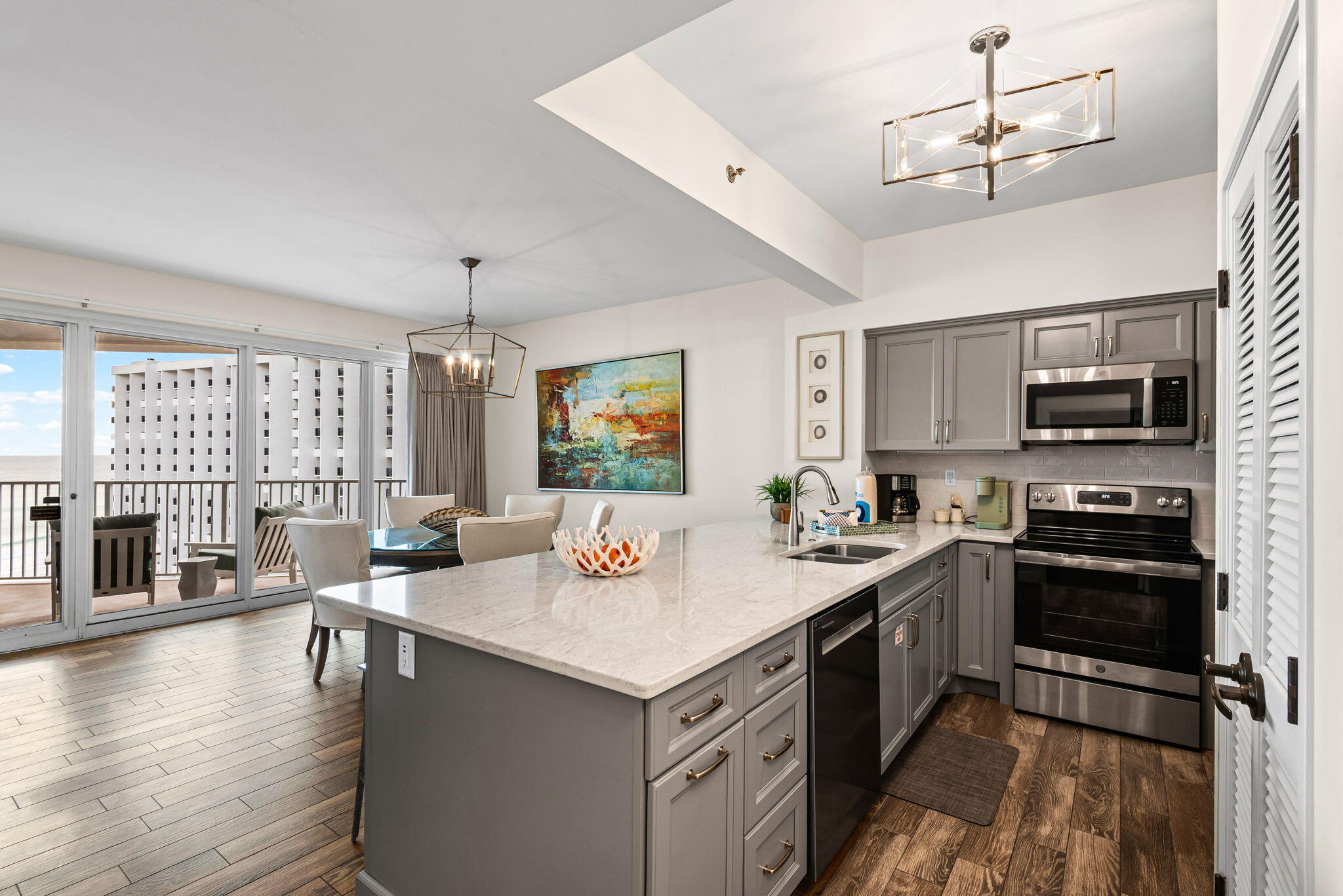 550 Tops L Beach Boulevard # 909