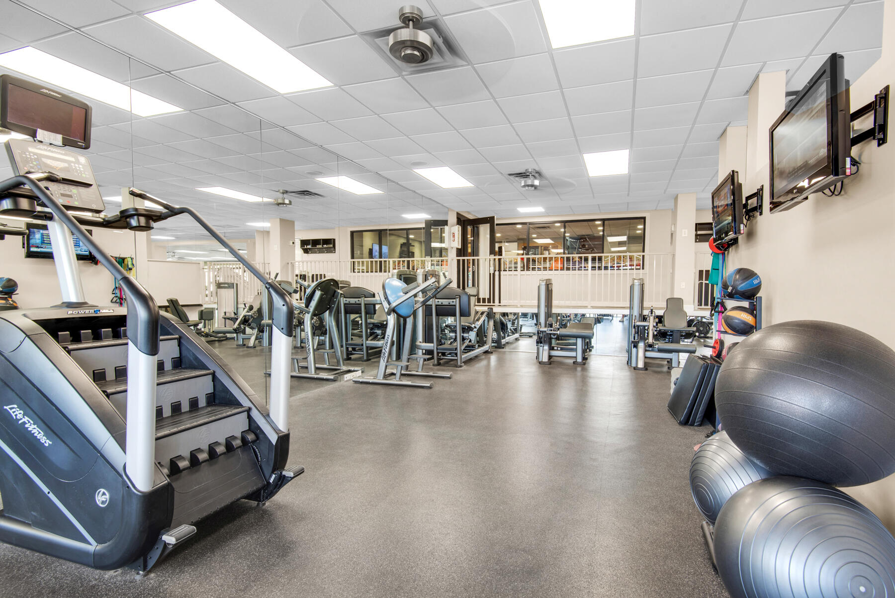 550 Tops L Beach Boulevard # 909