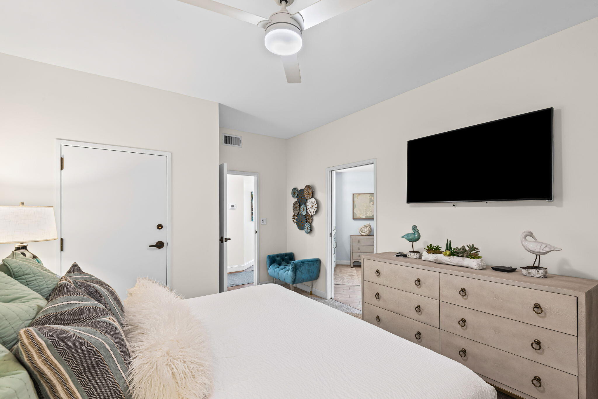 550 Tops L Beach Boulevard # 909