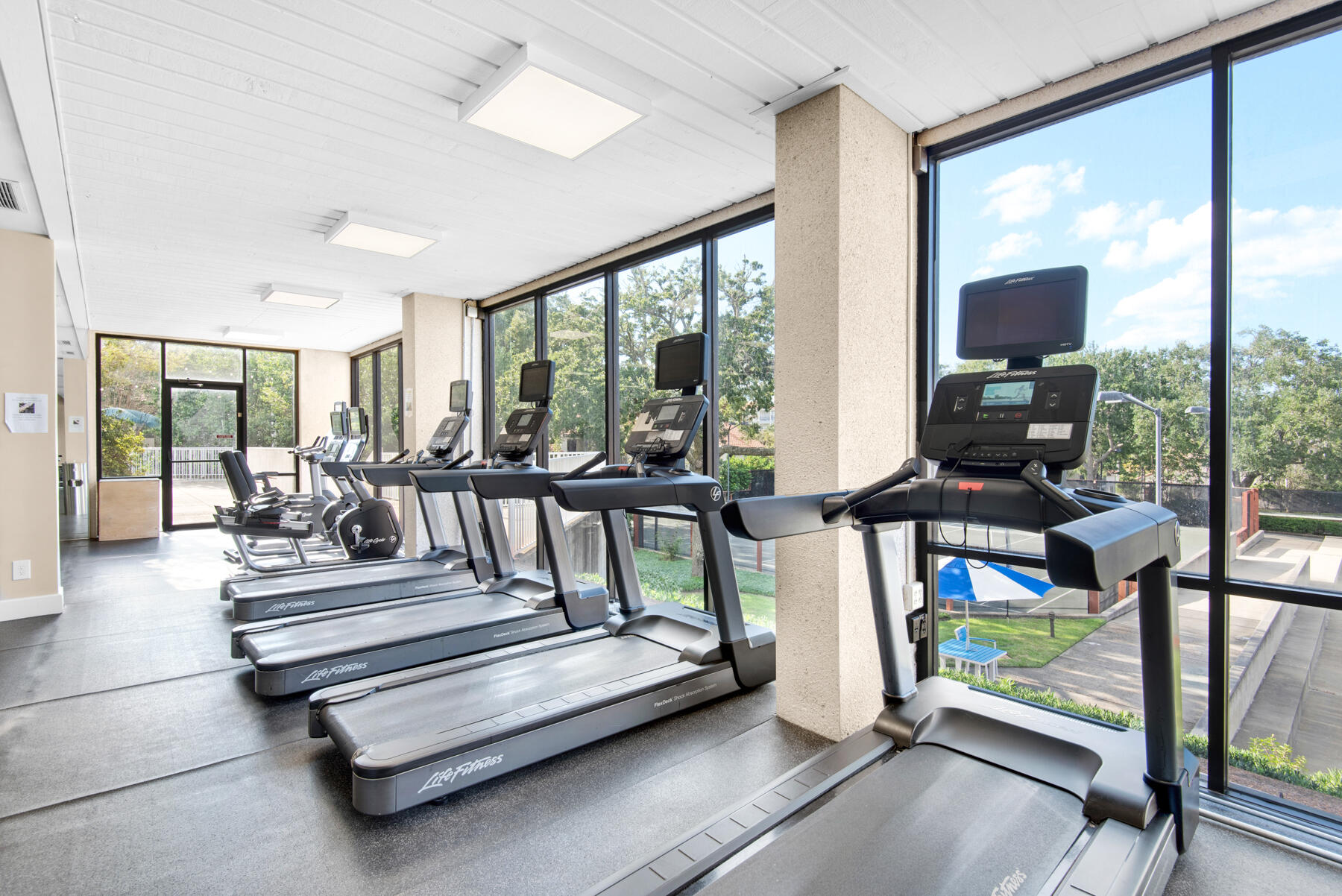 550 Tops L Beach Boulevard # 909