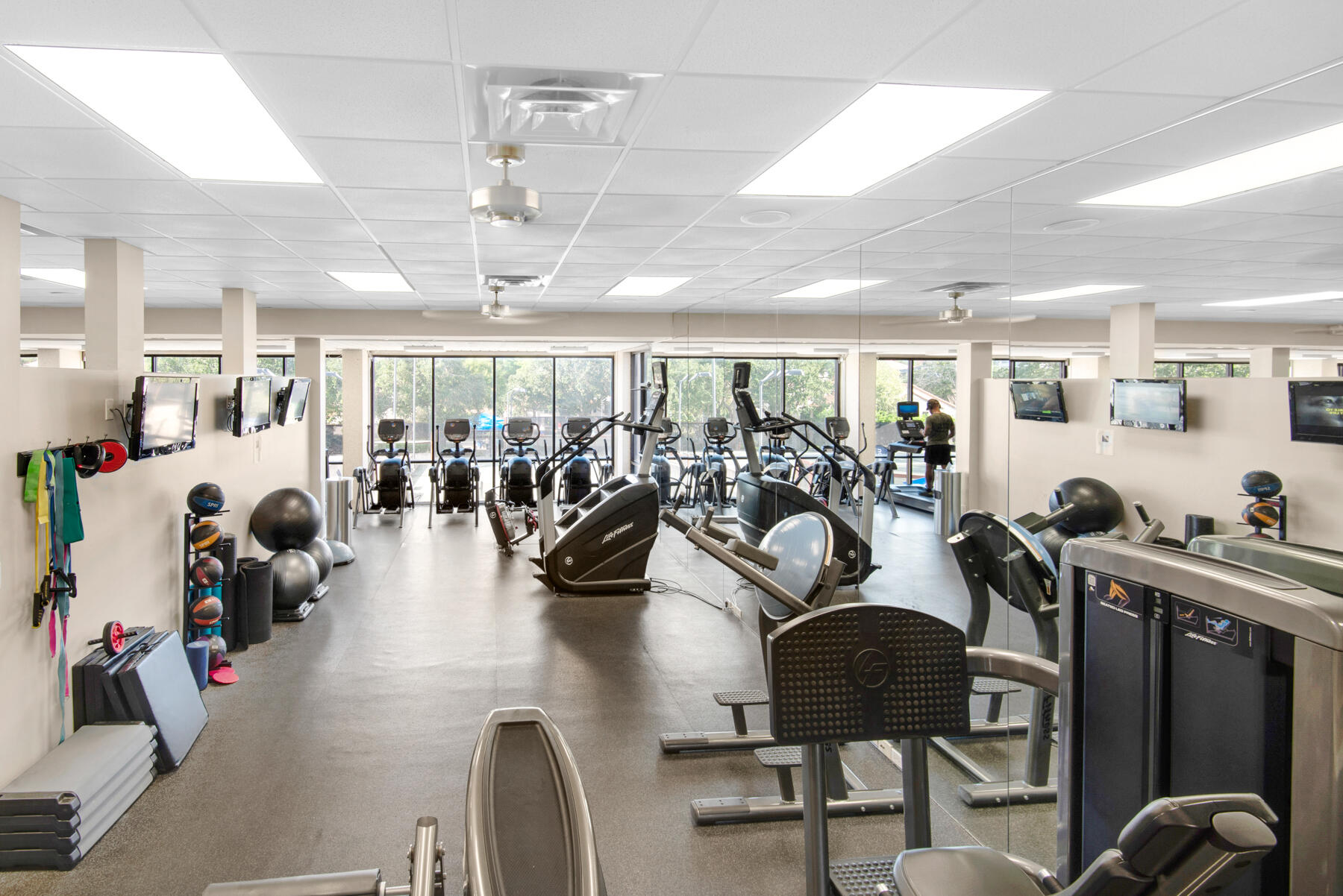 550 Tops L Beach Boulevard # 909