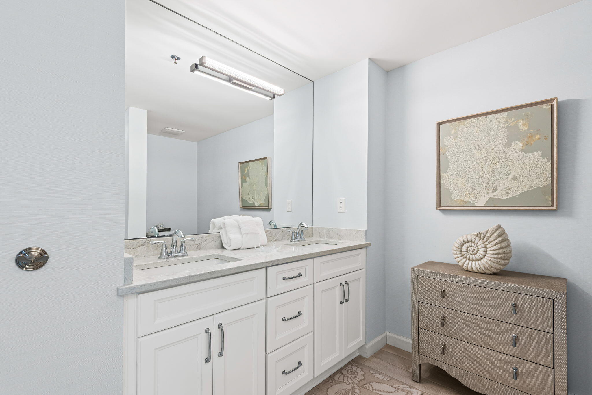 550 Tops L Beach Boulevard # 909