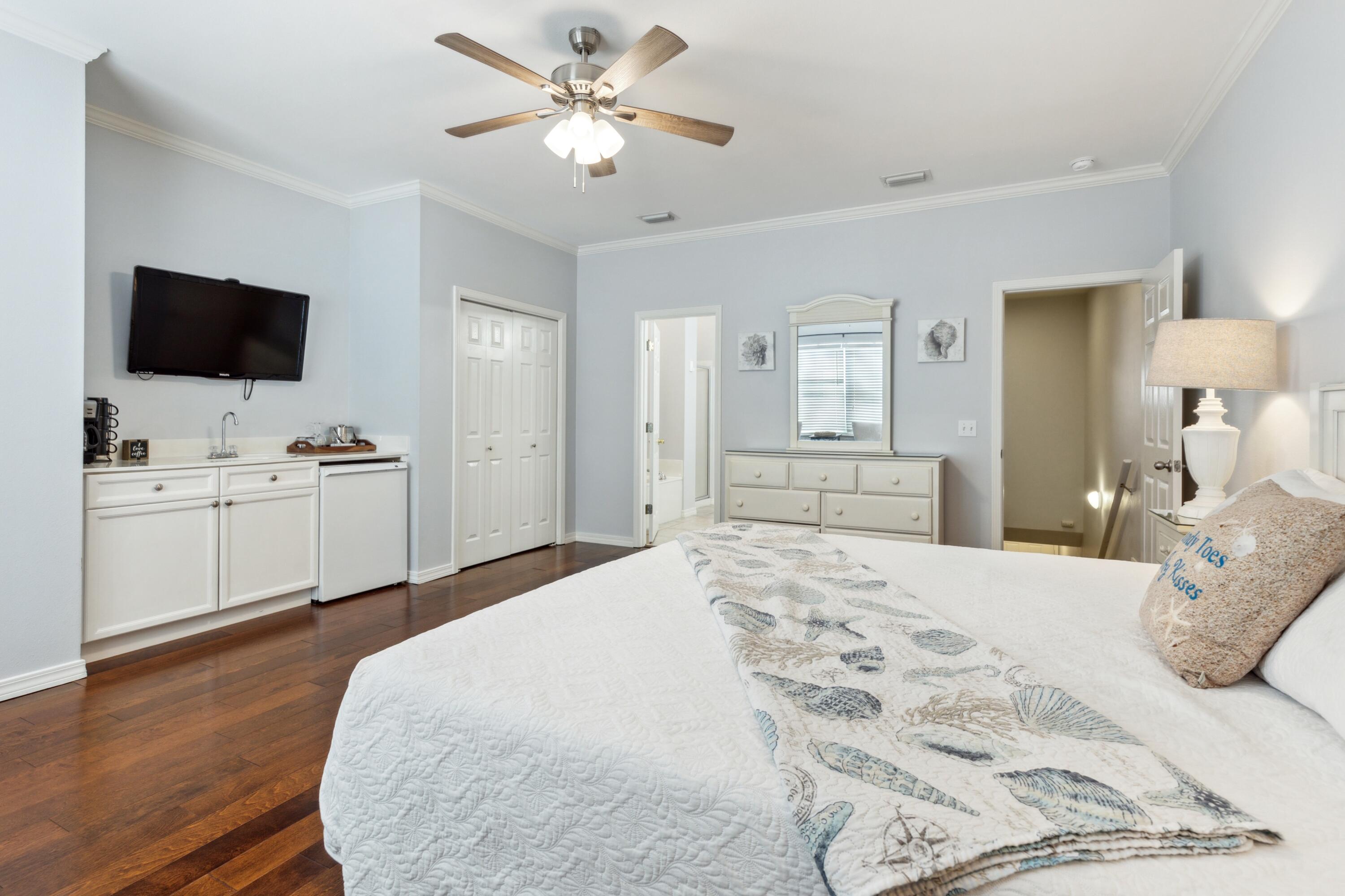 1986 Scenic Gulf Dr. Drive # 11