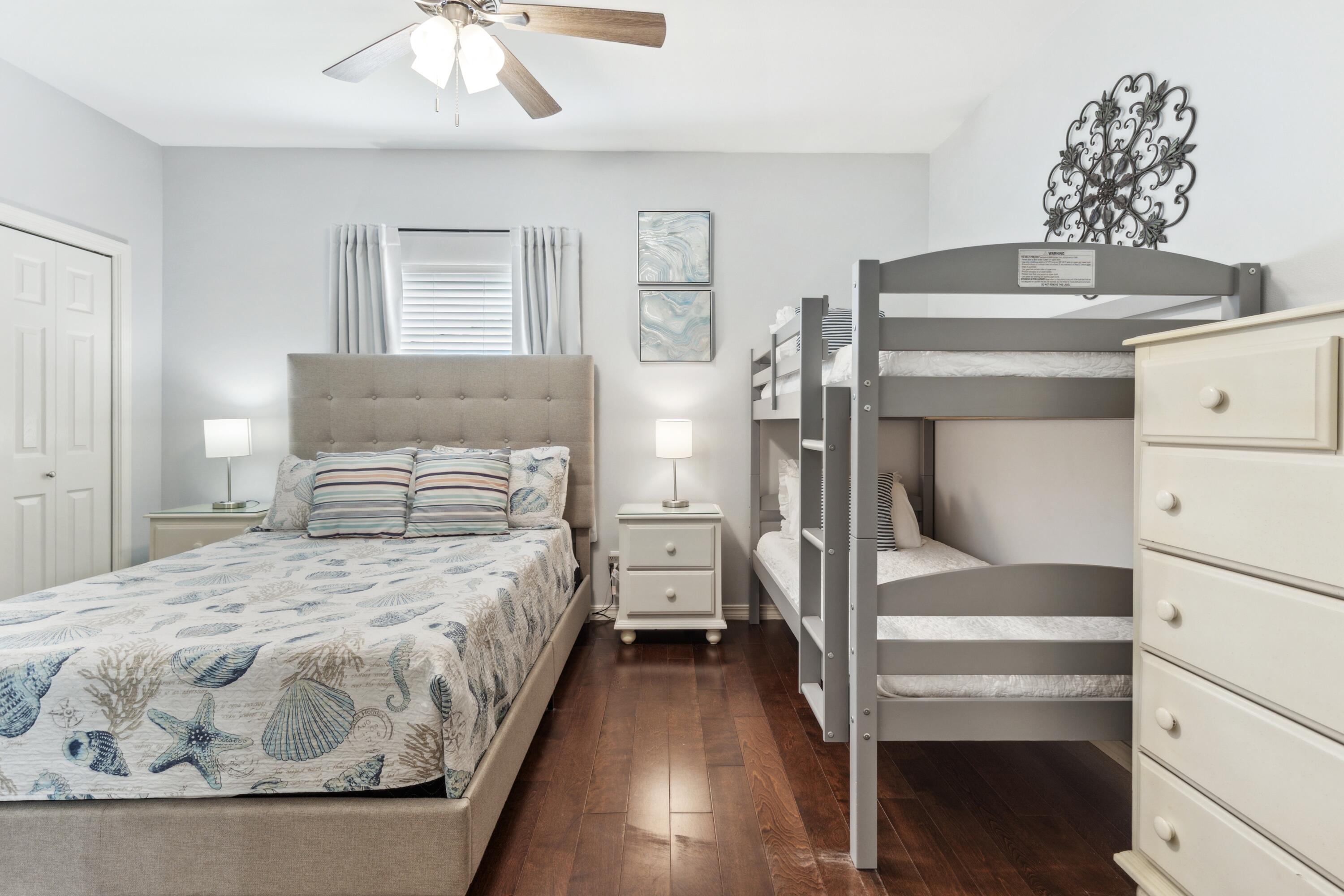 1986 Scenic Gulf Dr. Drive # 11