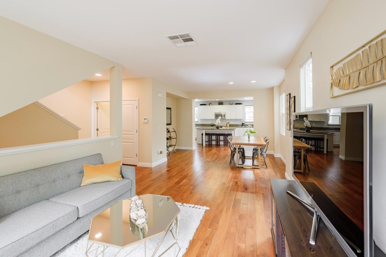 237 Bluebonnet LN 304