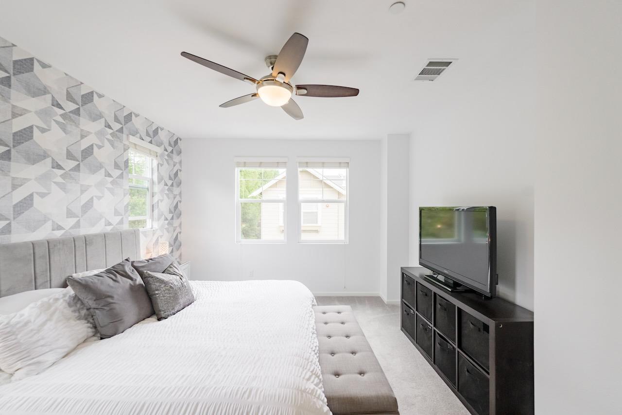 237 Bluebonnet LN 304