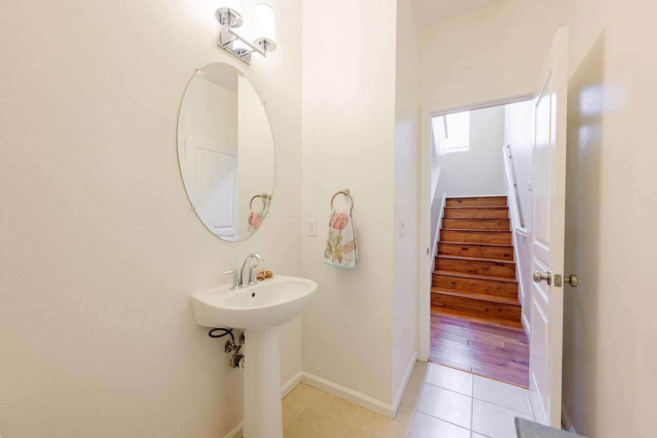 237 Bluebonnet LN 304