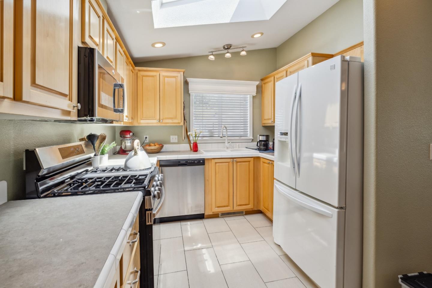 3060 Porter ST 18