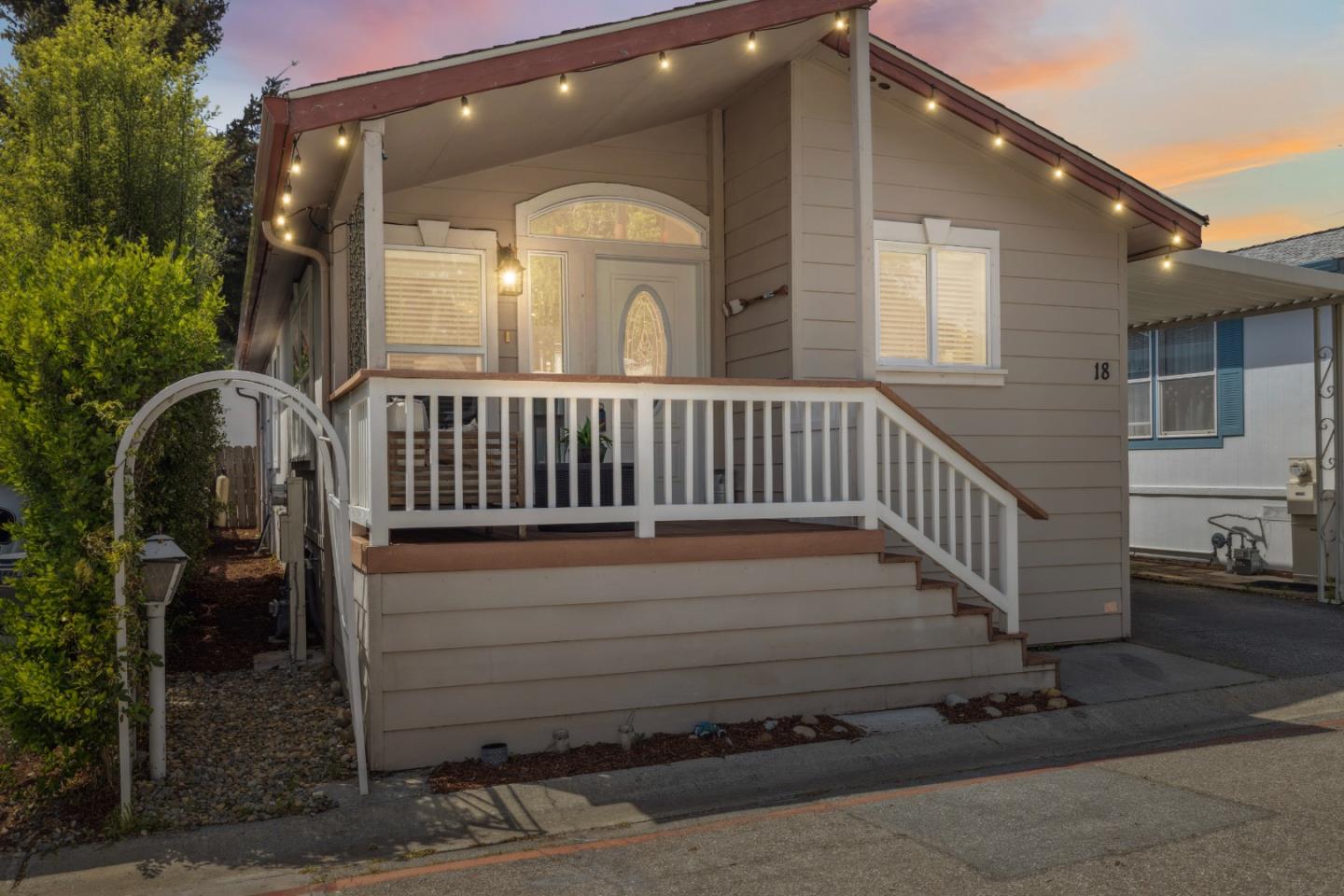 3060 Porter ST 18