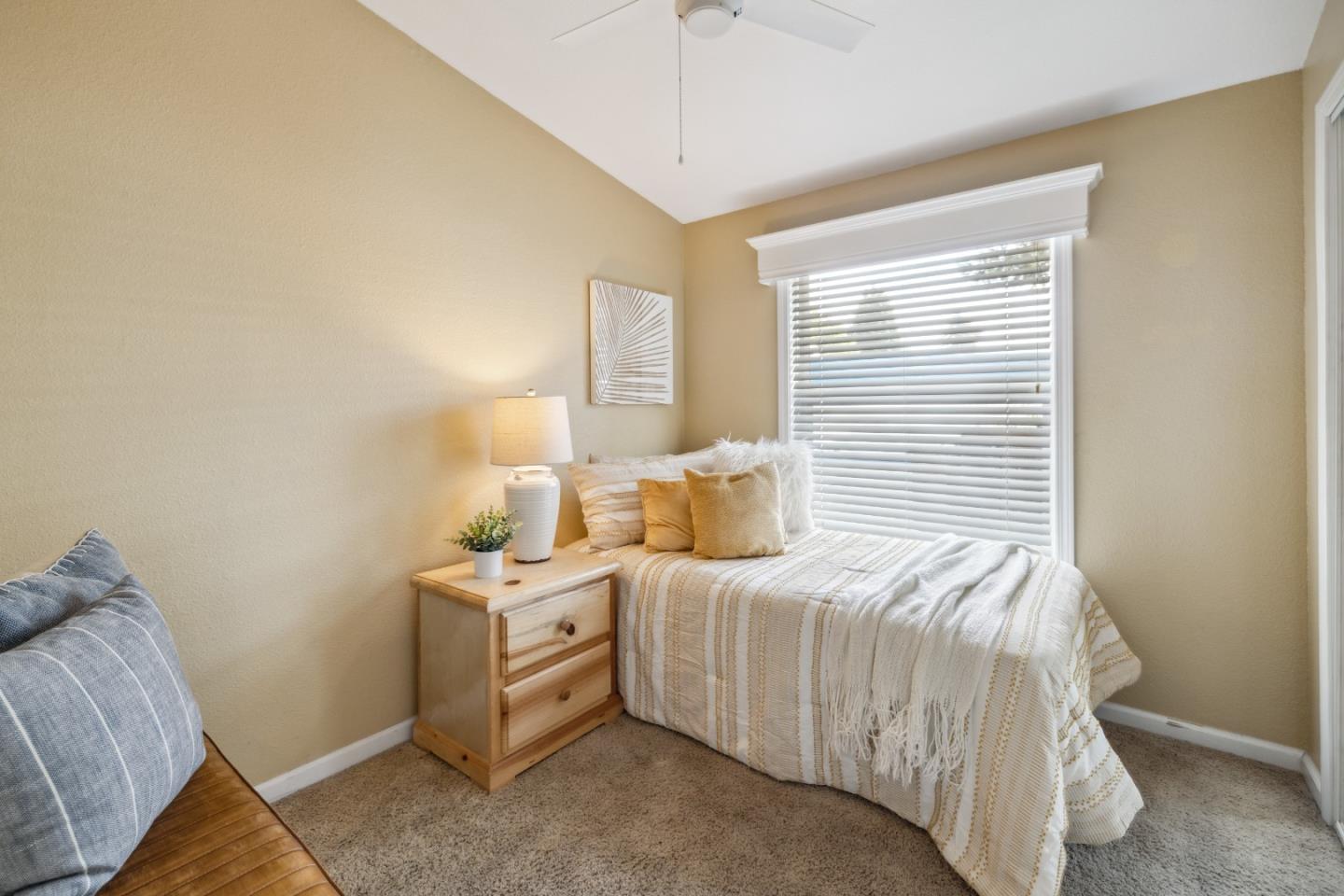 3060 Porter ST 18