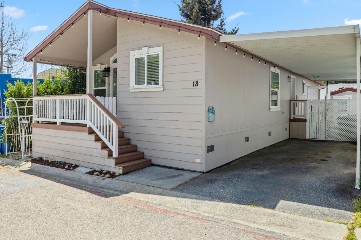 3060 Porter ST 18