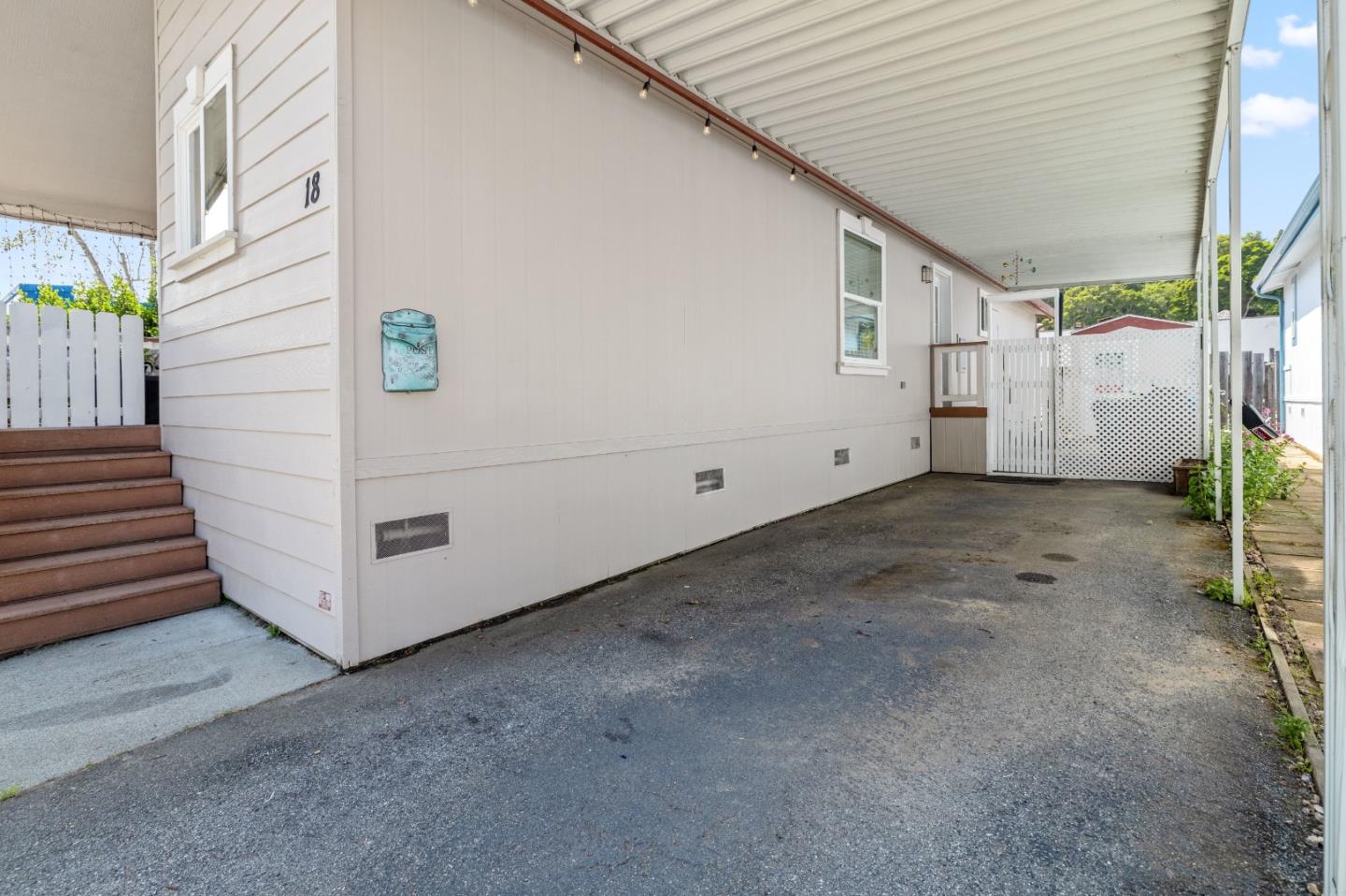 3060 Porter ST 18