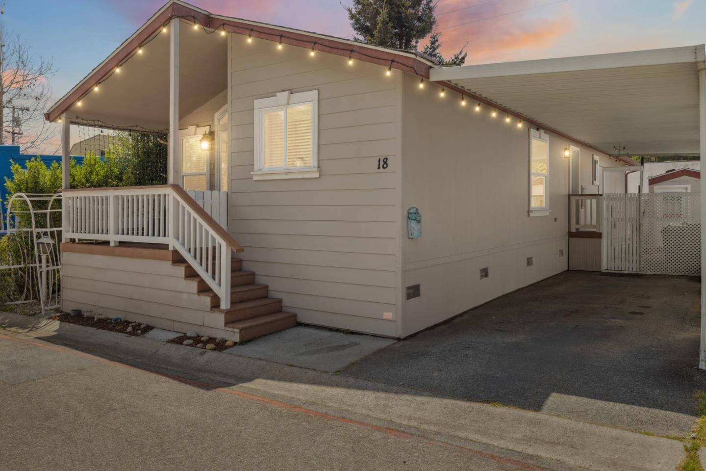 3060 Porter ST 18
