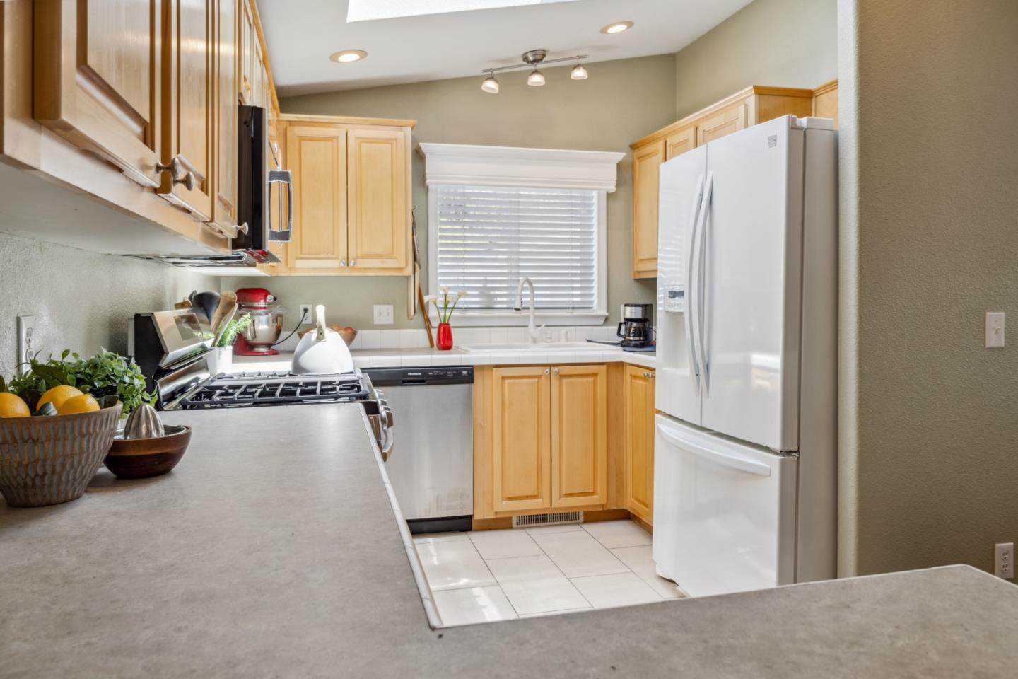 3060 Porter ST 18