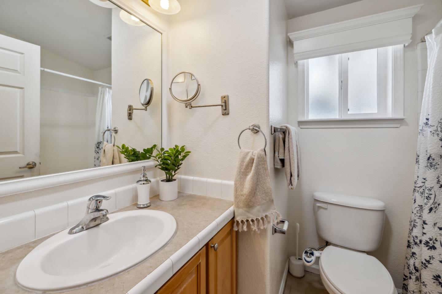 3060 Porter ST 18