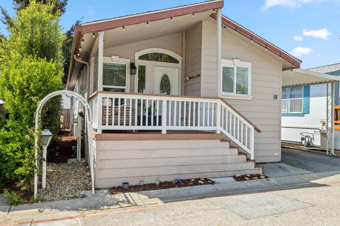 3060 Porter ST 18