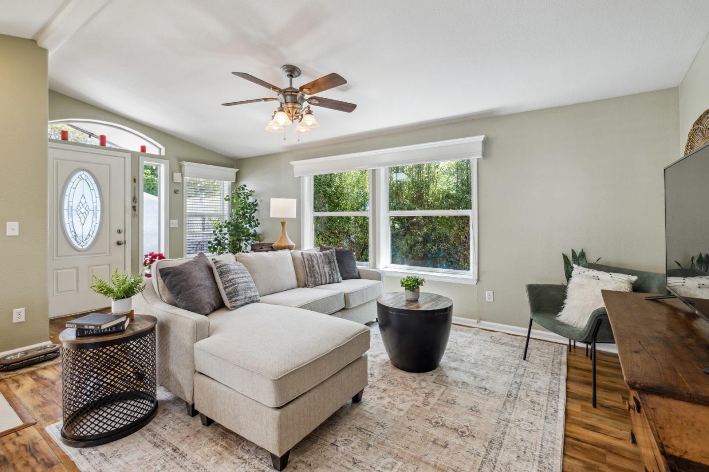 3060 Porter ST 18