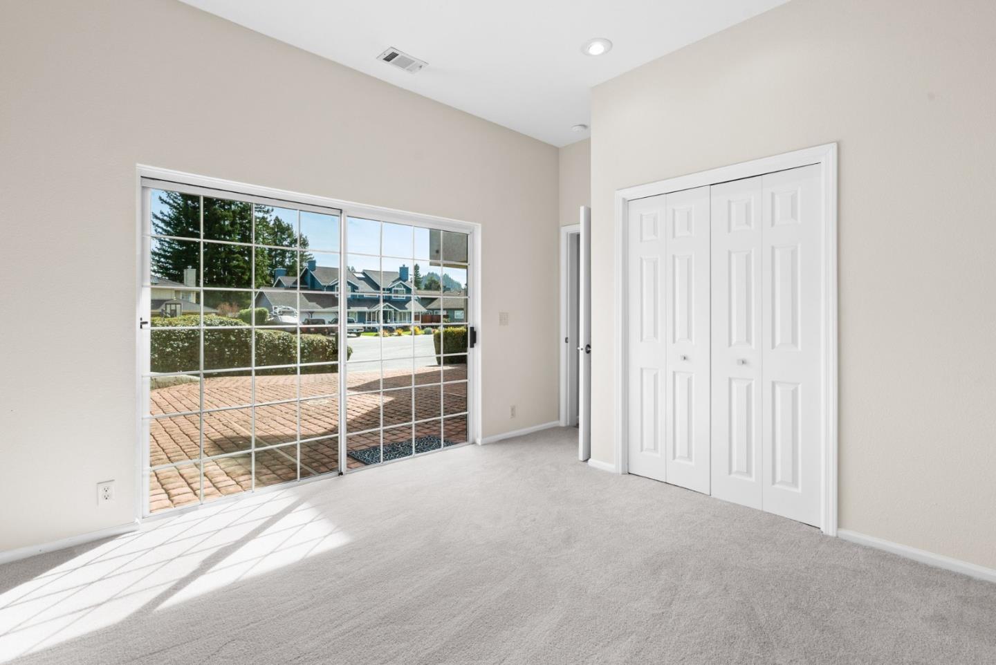 25 Bay Laurel Court