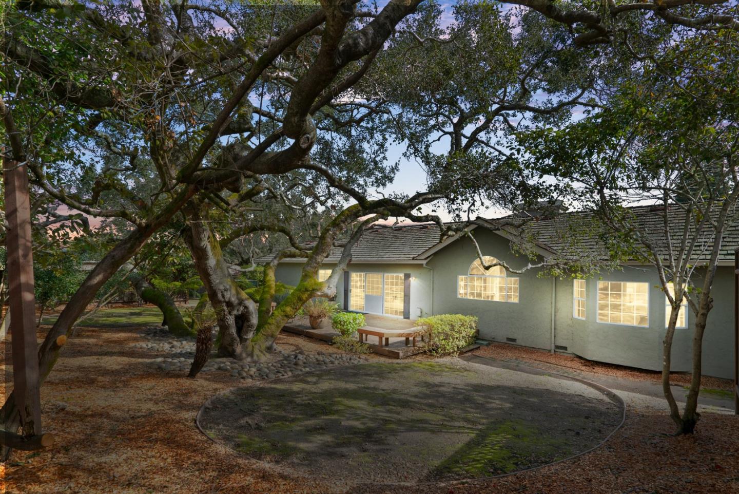 25 Bay Laurel Court