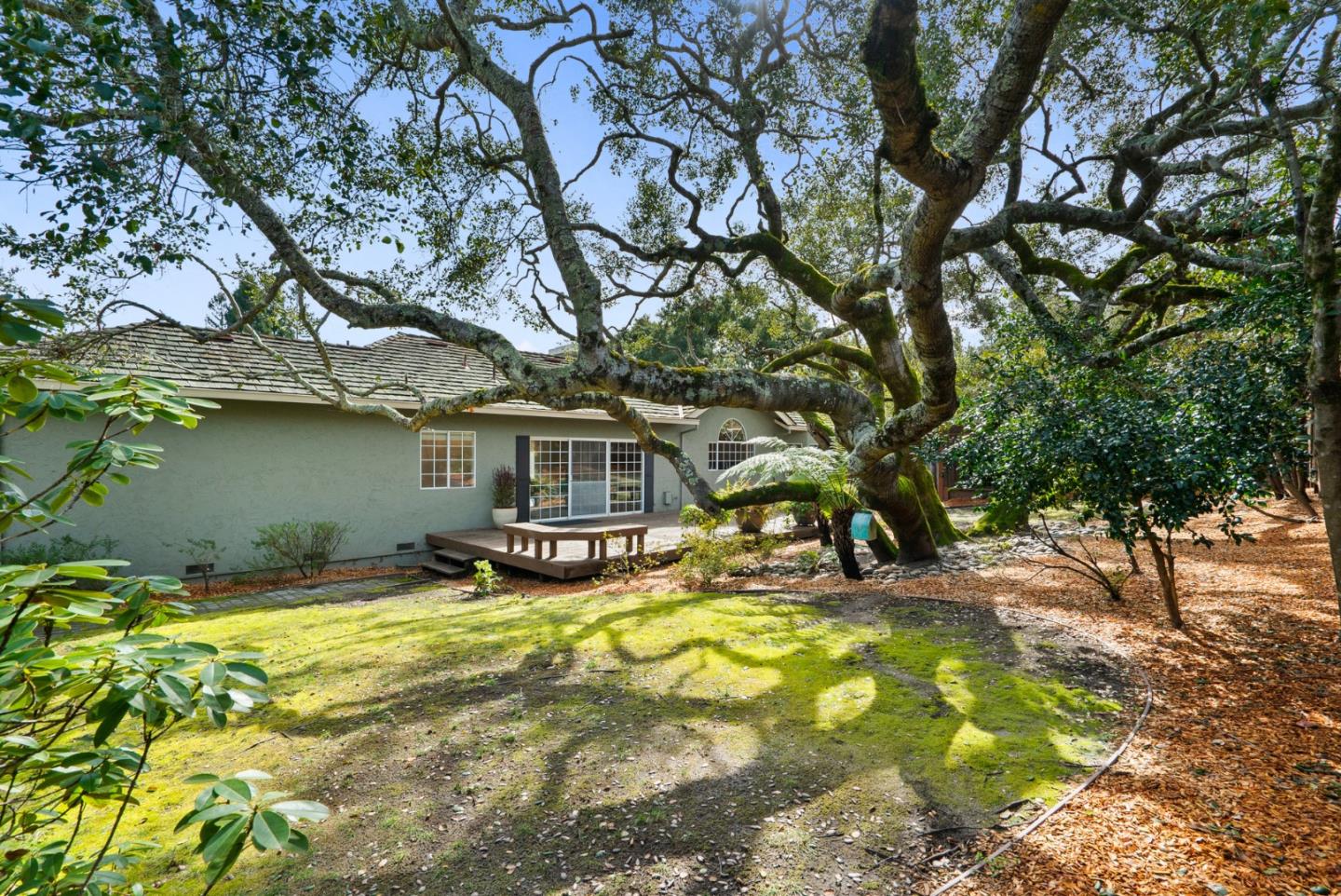 25 Bay Laurel Court
