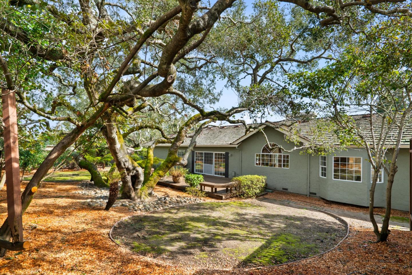 25 Bay Laurel Court