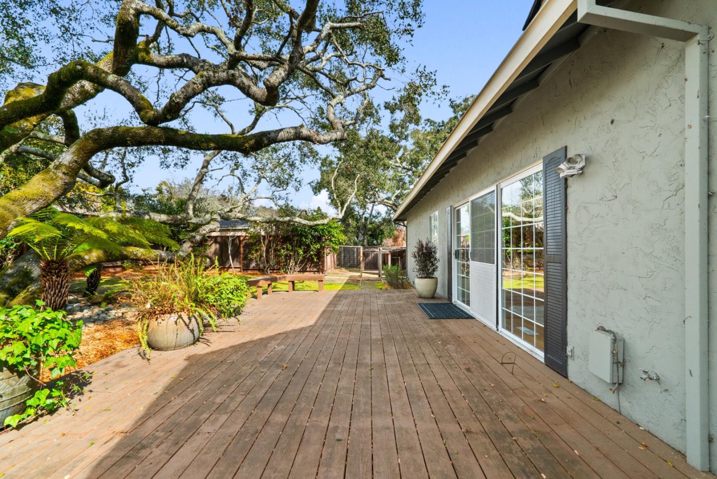 25 Bay Laurel Court