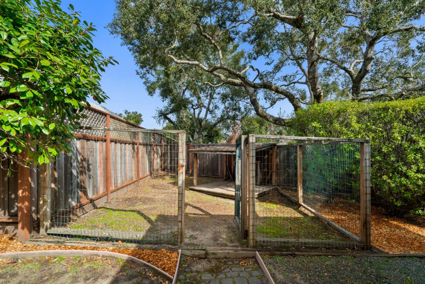 25 Bay Laurel Court