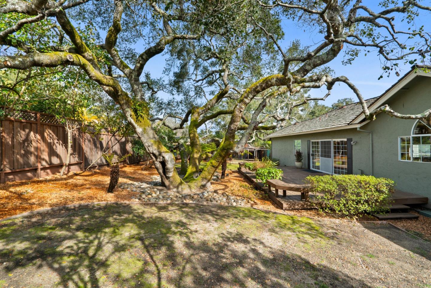 25 Bay Laurel Court