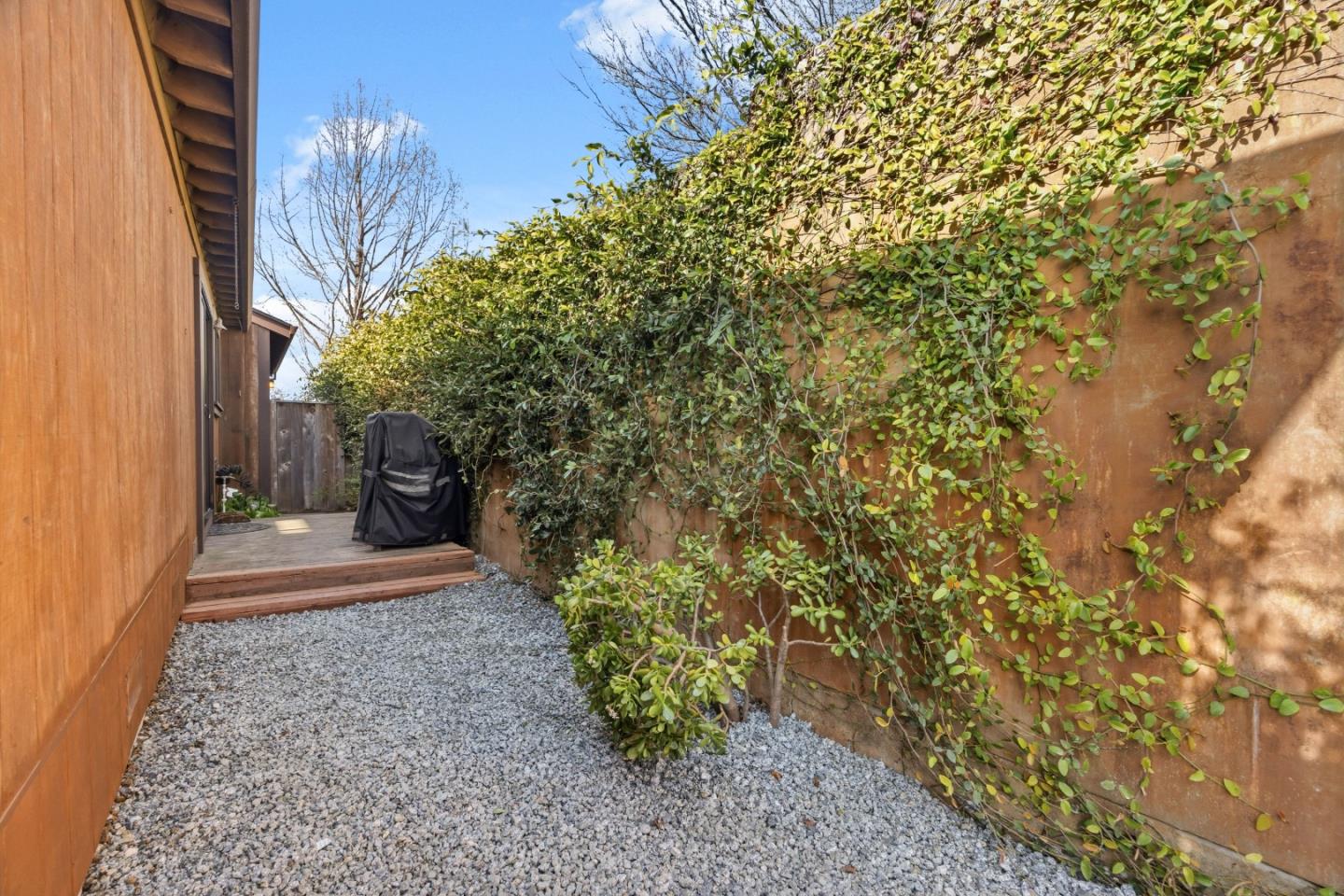 2258 Juan Pablo Lane