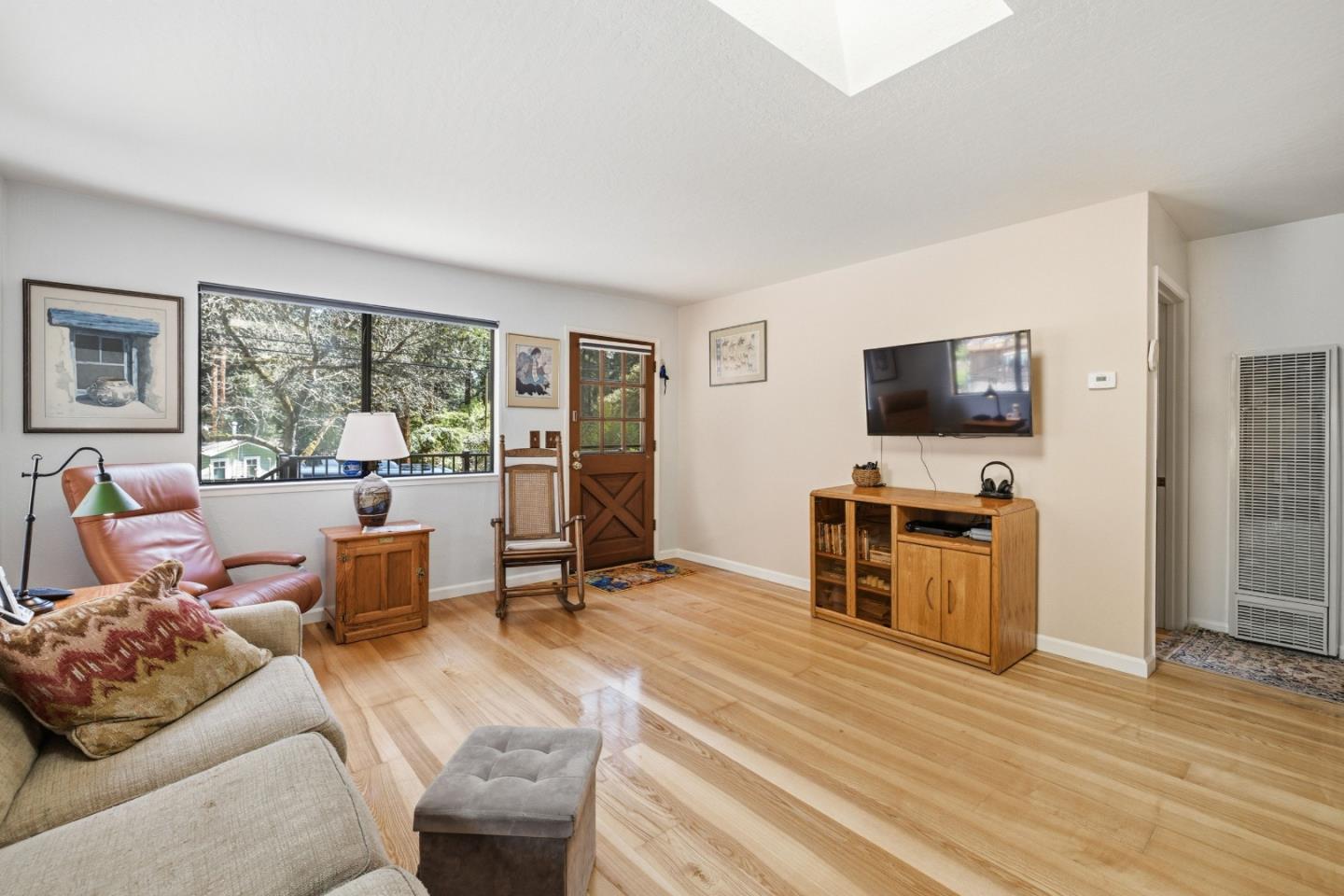 10931 Sequoia Avenue