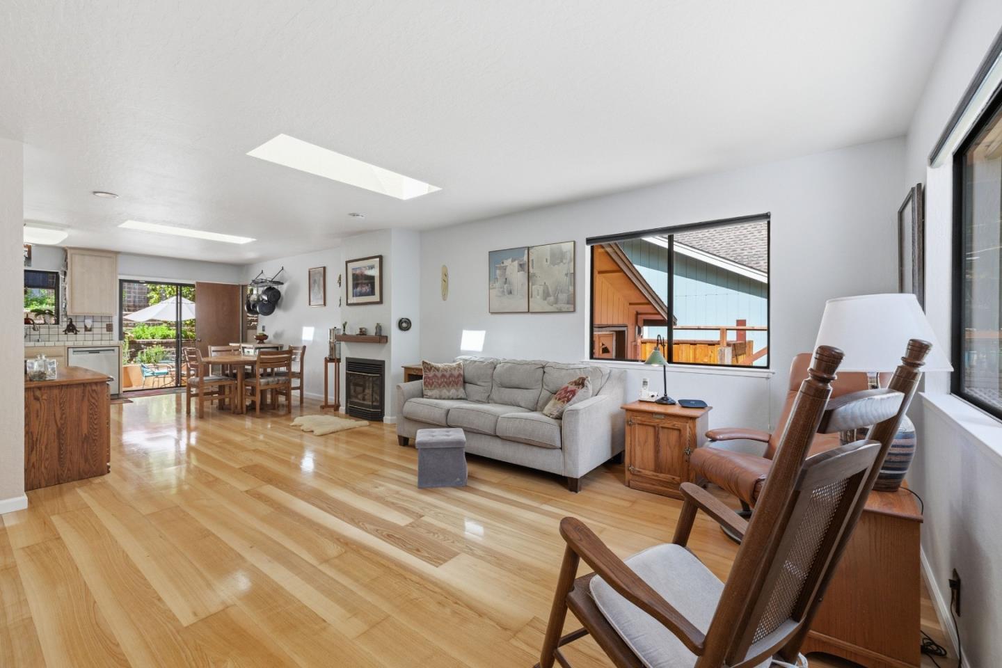 10931 Sequoia Avenue