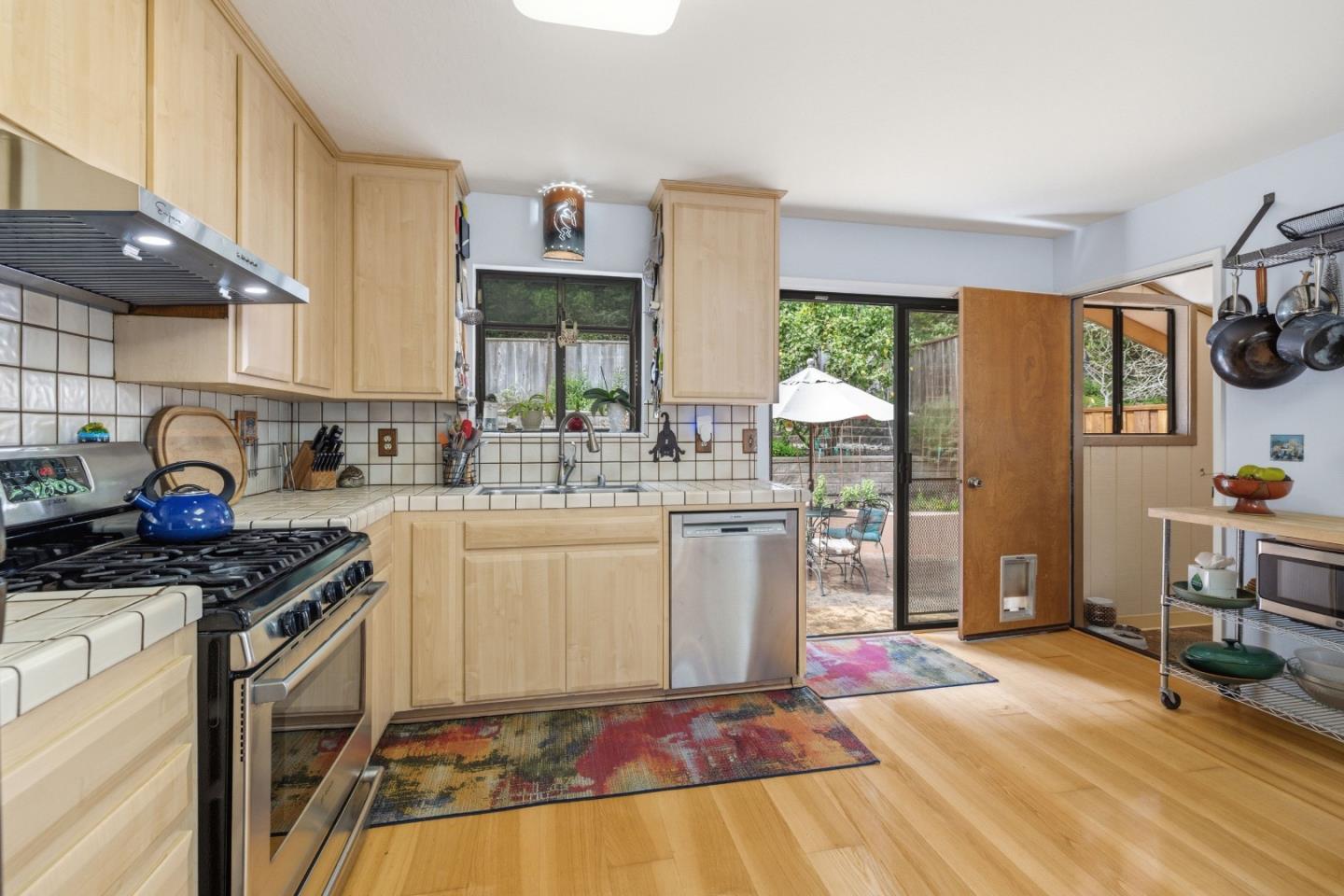 10931 Sequoia Avenue