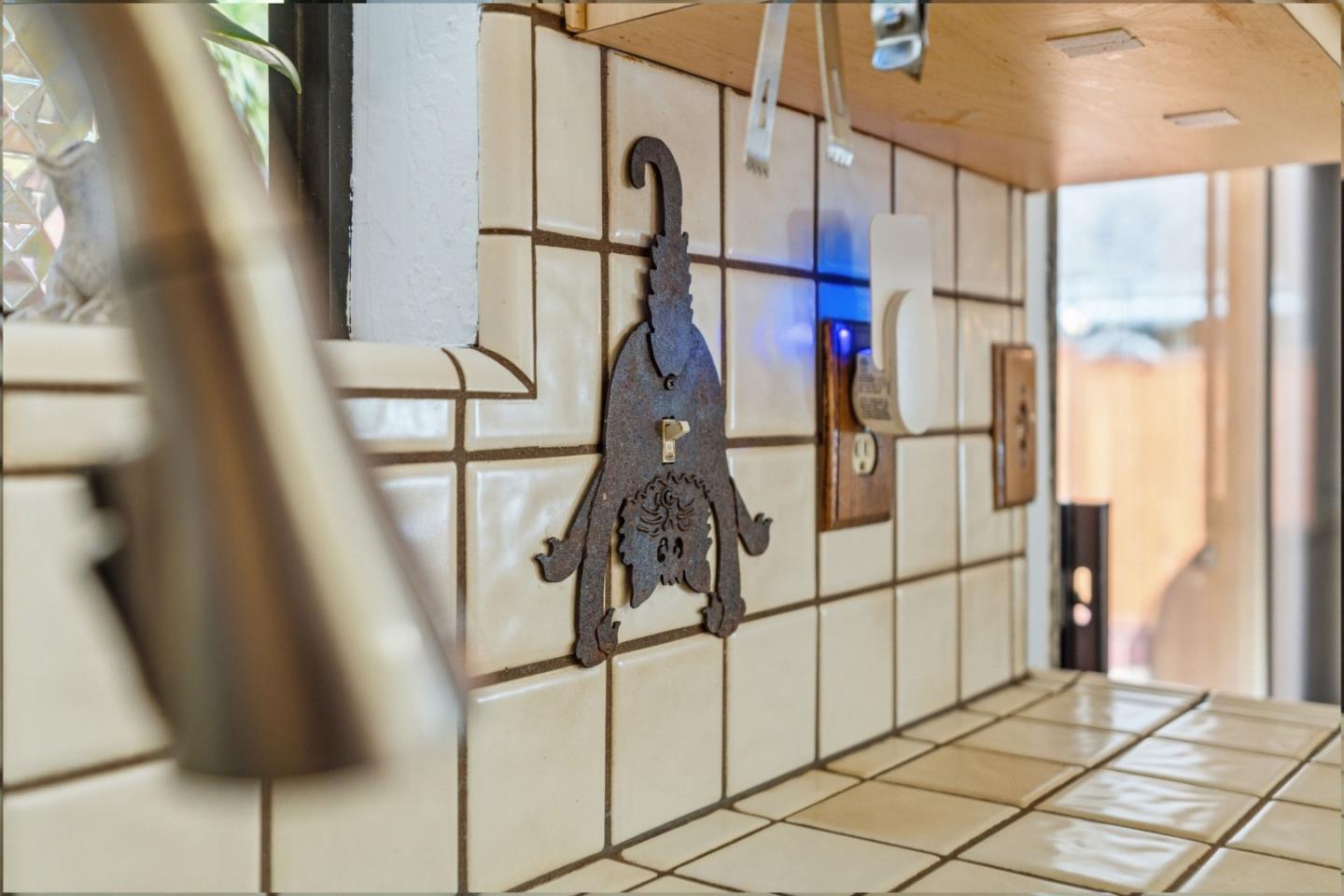 10931 Sequoia Avenue