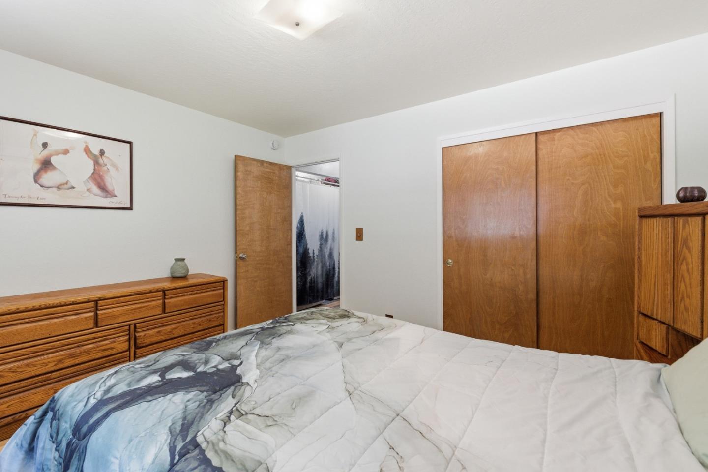 10931 Sequoia Avenue